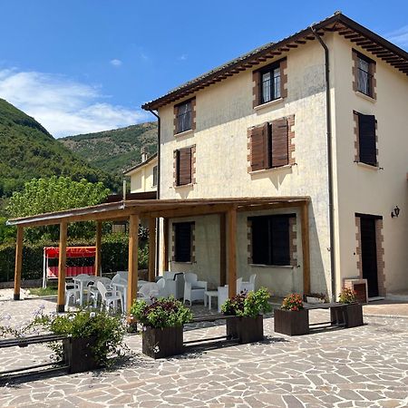 Casa Vacanze Vecchio Frantoio Residenza Moraiolo Spoleto Exteriér fotografie